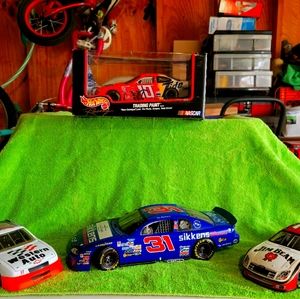 Nascar die cast racing cars lot o4